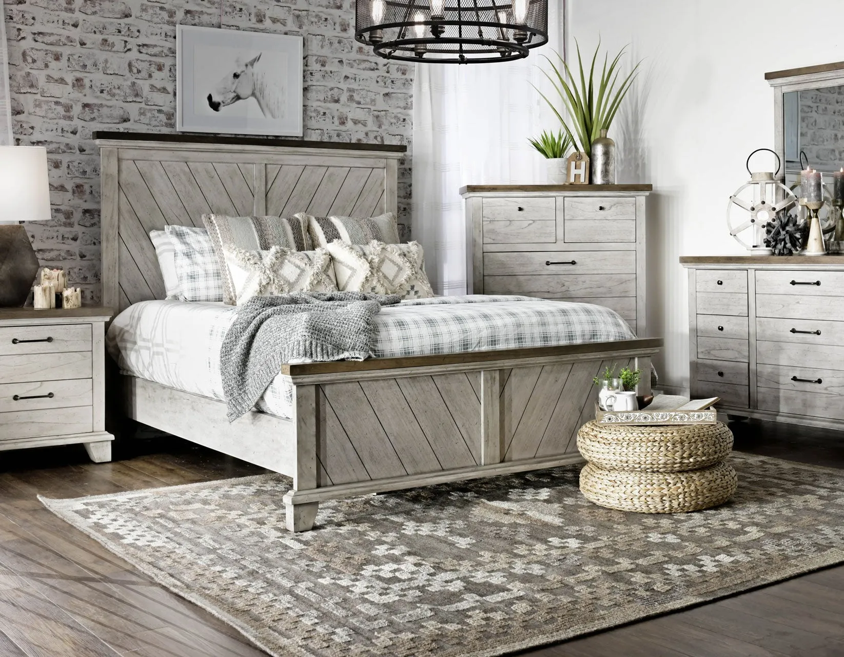 Bear Creek Queen Bed