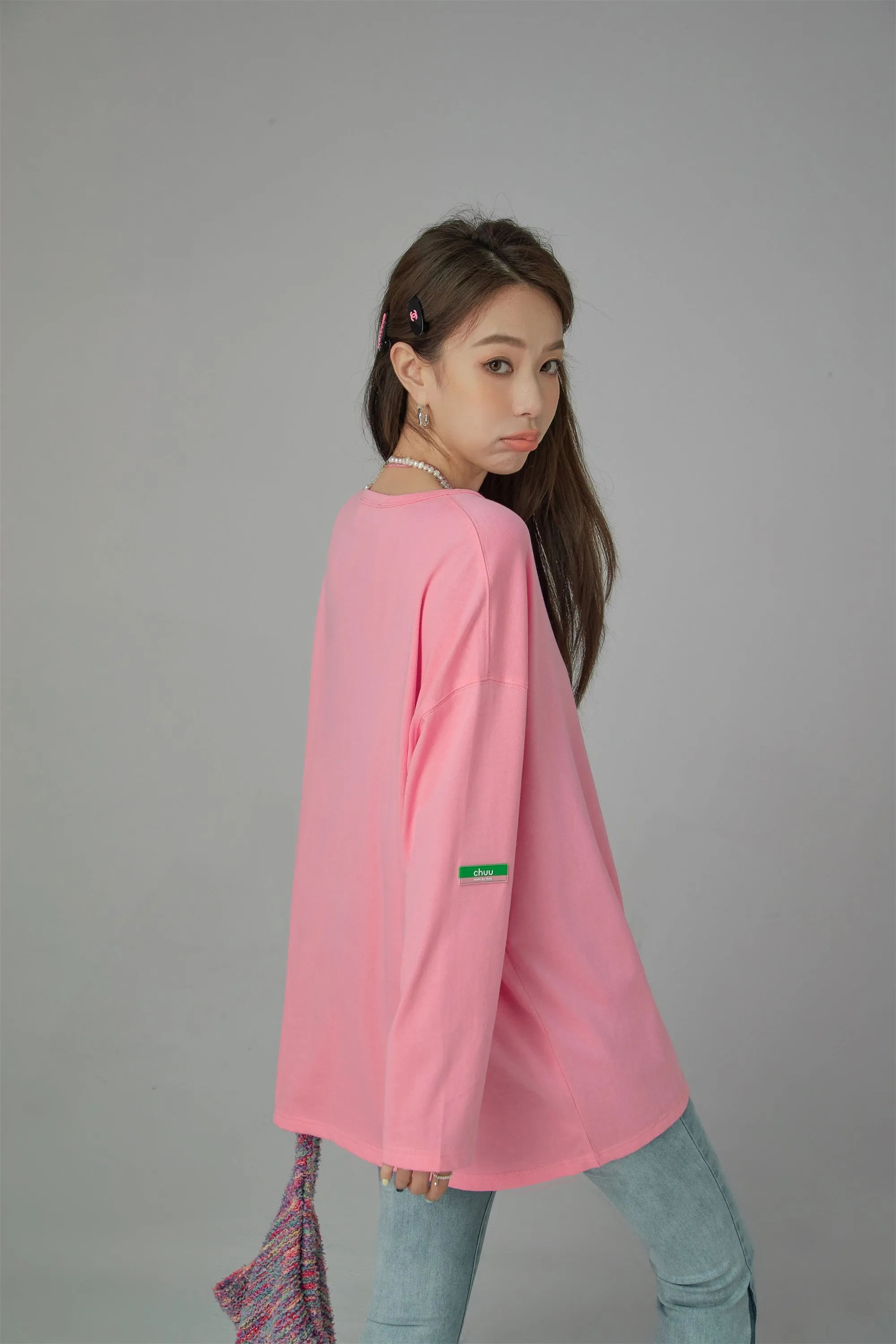 Side Slit Chuu Logo Loosefit Skater Top